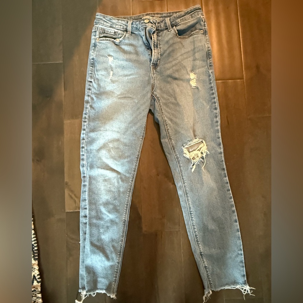 Old Navy Light Blue Distressed Skinny Jeans